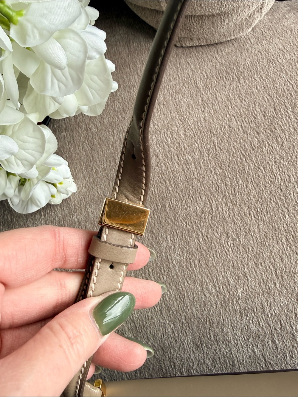 Salvatore Ferragamo Beige Leather Shoulder Bag with Gold Hardware Authentic - Picture 8 of 13